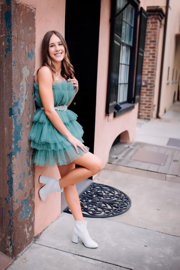 Senior photoshoot photo in Downtown Charleston South Carolina. 