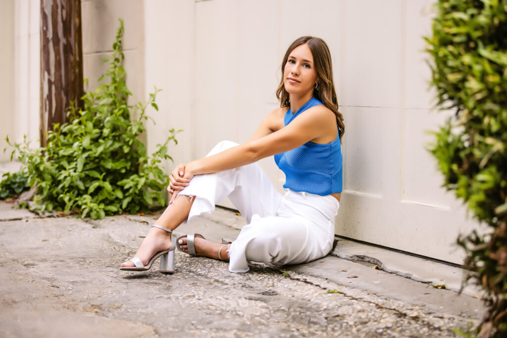 Senior photoshoot photo in Downtown Charleston South Carolina. 